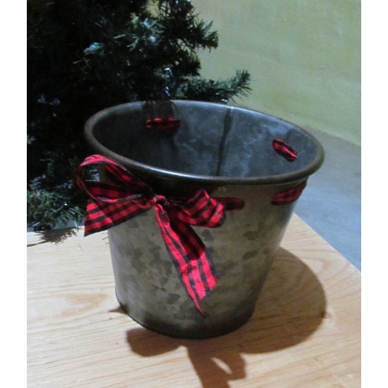 Metal pot cover with buckle